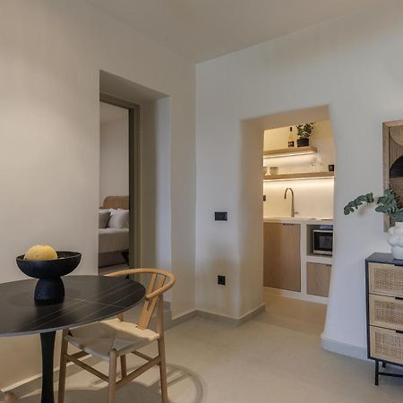 Morfes Luxury Suites By Caldera Houses Фиростефани Екстериор снимка