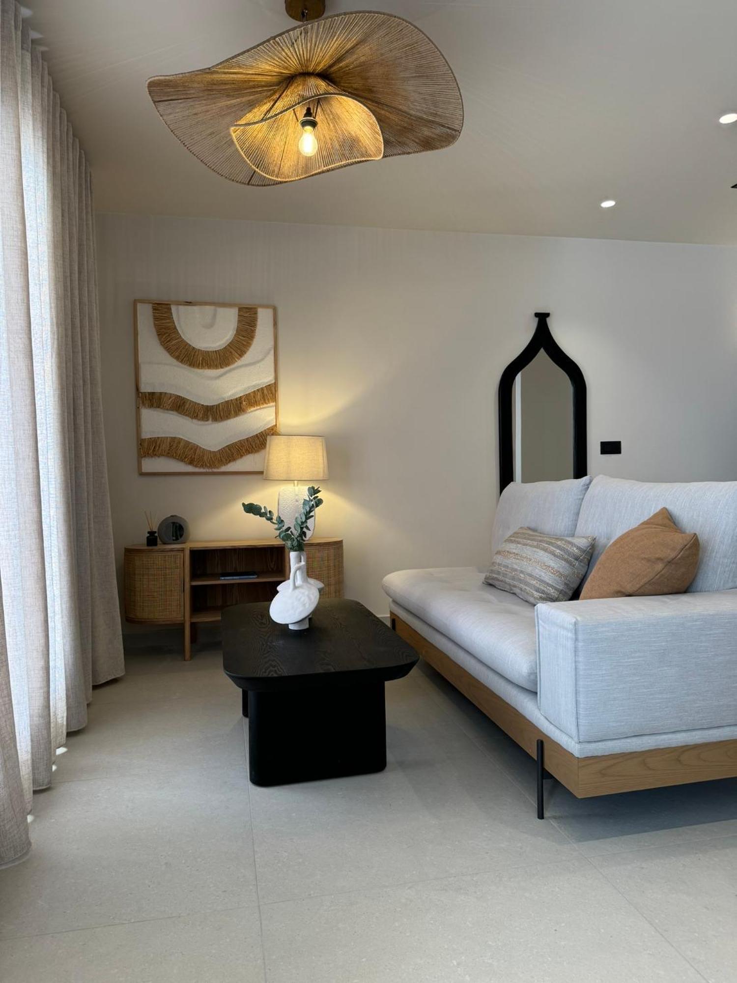 Morfes Luxury Suites By Caldera Houses Фиростефани Екстериор снимка